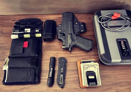 EDC Flashlight Recommendations From an Executive Protection Professional