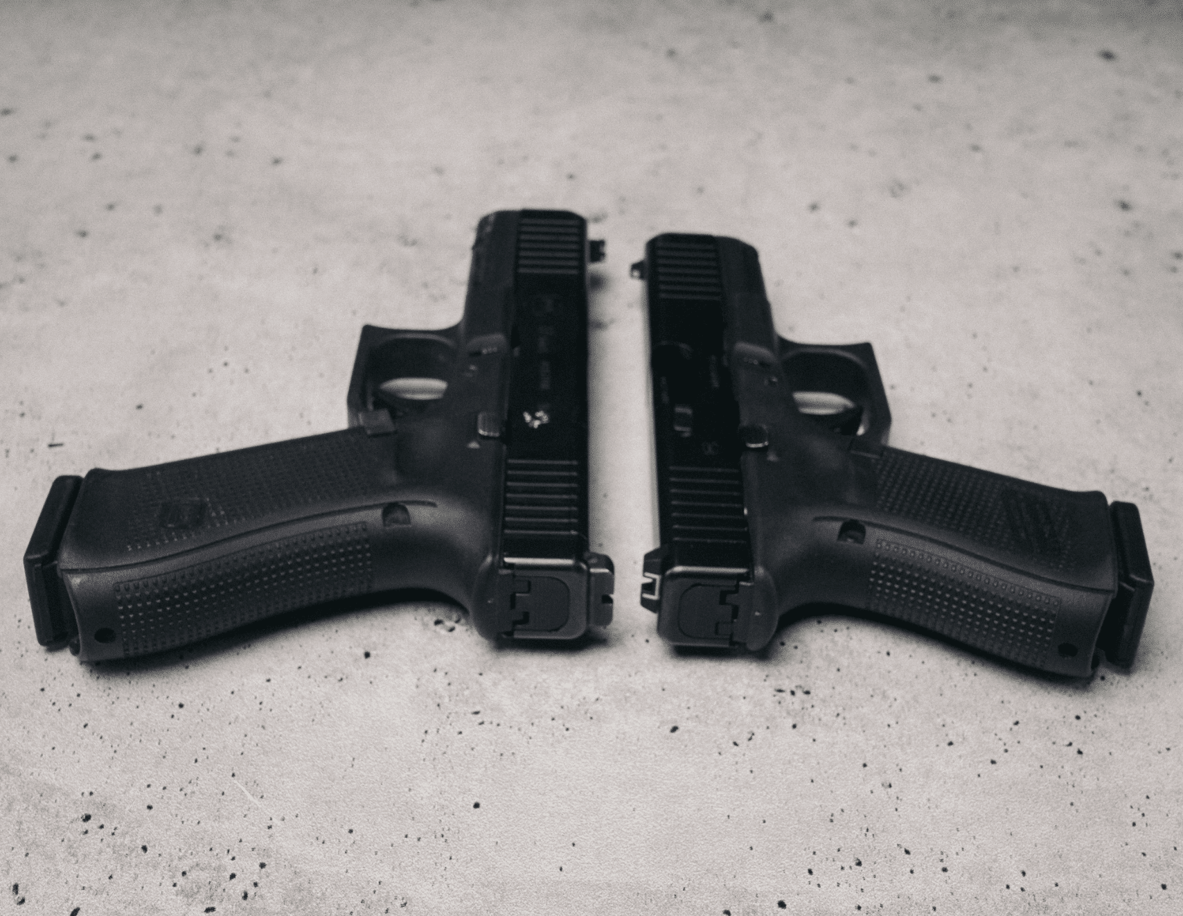 Glock 17 vs. Glock 19: Which Iconic Handgun Fits You Best?, image size:1708x1322